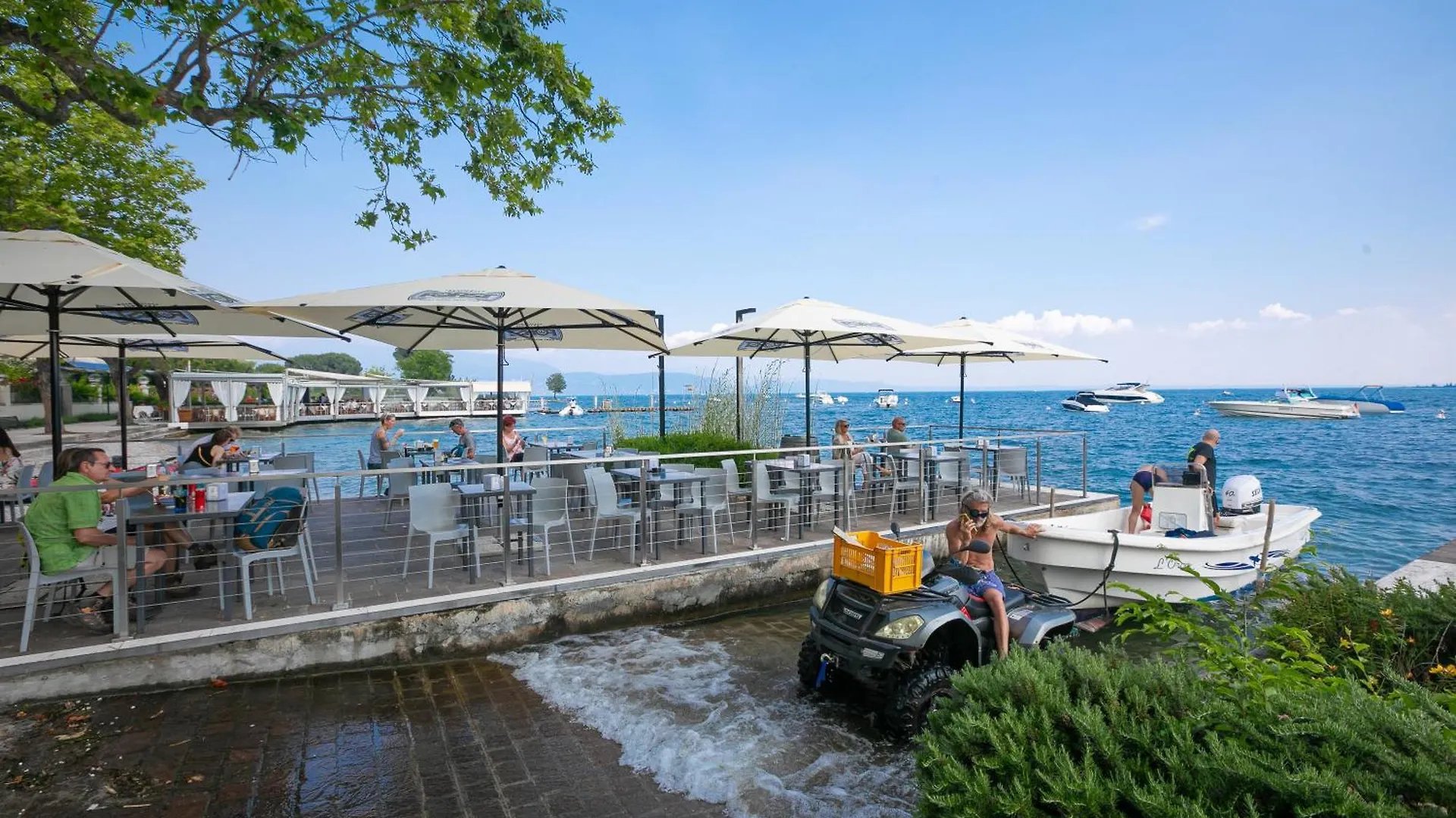 Апартаменты Villa Ulivi Private Pool & Lake View - Happy Rentals Сан-Феличе-дель-Бенако Италия